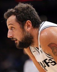 杰伦-布朗：实话实说我认为贝里内利最难防 他一直在跑无球