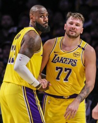 湖人新赛季赛程：34场全美直播 揭幕战VS勇士 1月底迎魔鬼8连客