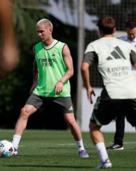 阿斯：马斯坦托诺对奥萨苏纳可能首秀，他的训练和身体状况很好